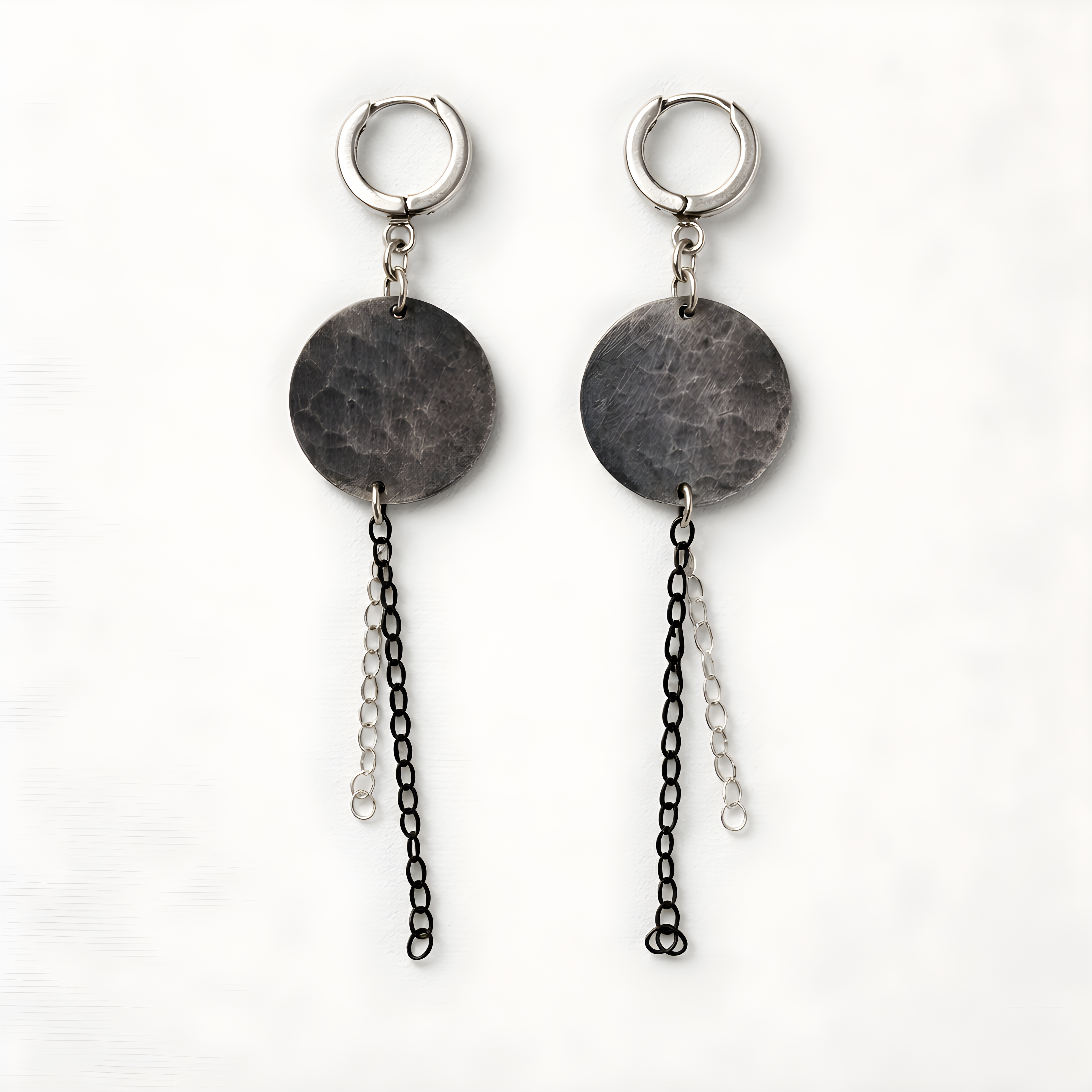 Round earrings “unchained circles”