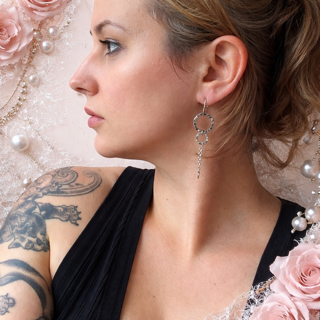 „OXA” oxidative silver earrings & chairs in silver